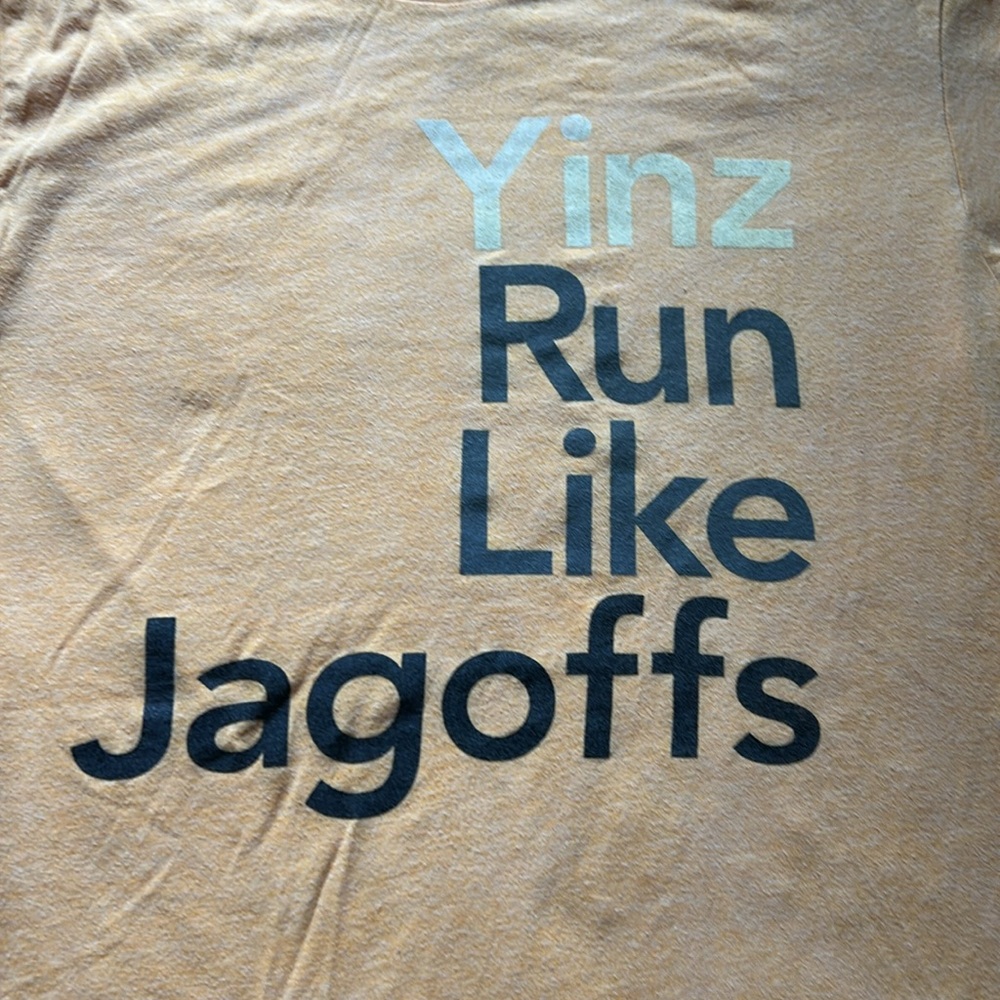 Yinz Run Like Jagoffs XS tshirt in yellow - Picture 2 of 3